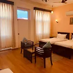 Hotel Glitz